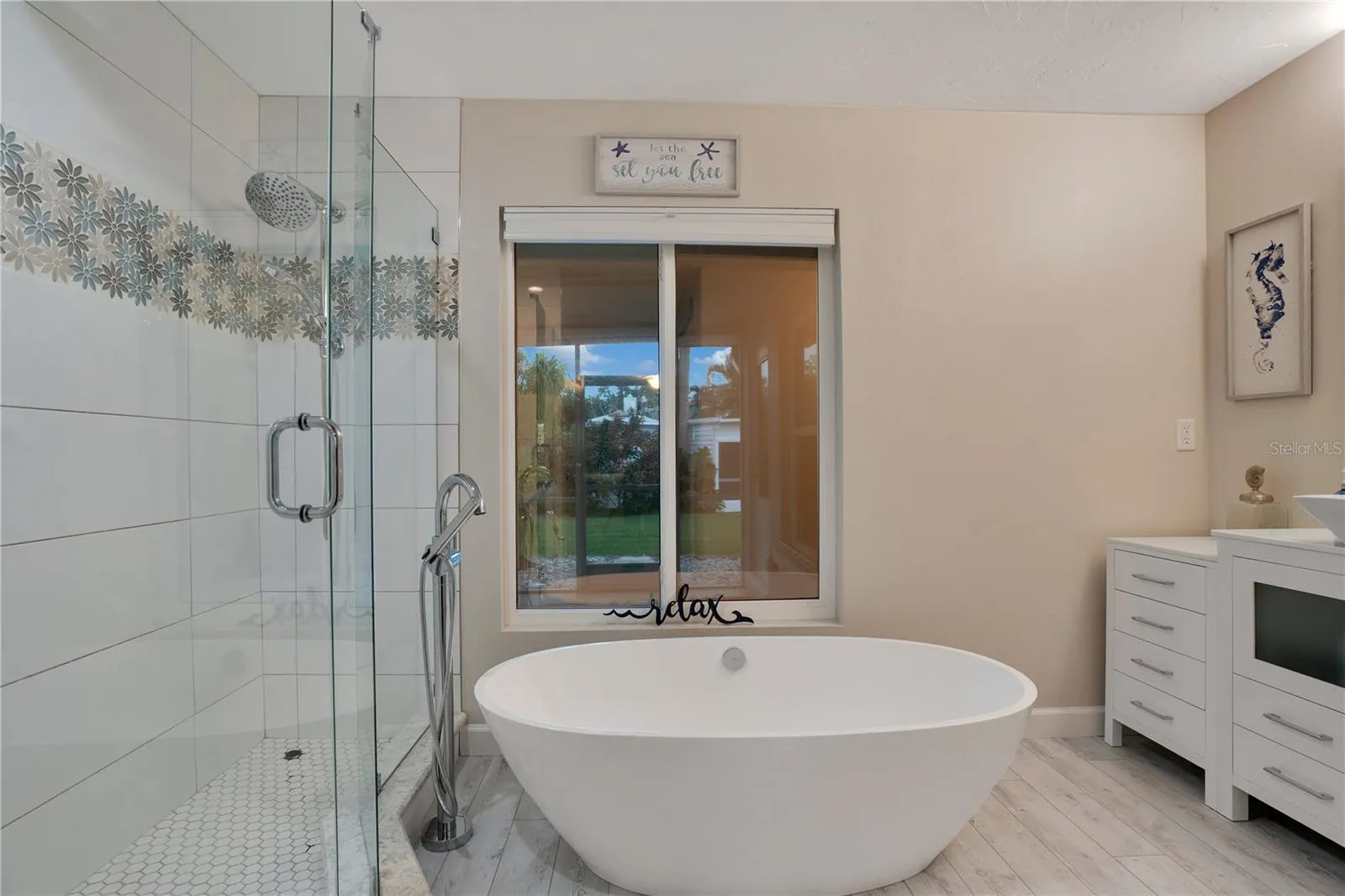 631 CORAL DR