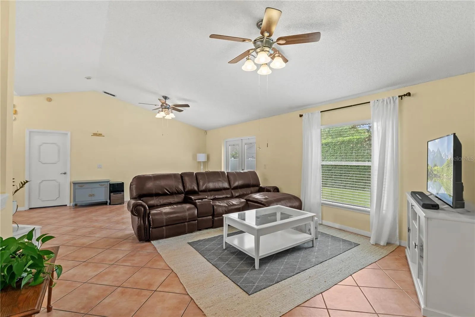 2920 HUNTERS LN