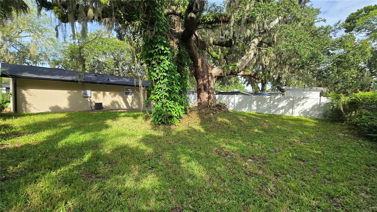 425 LOCKHART ST