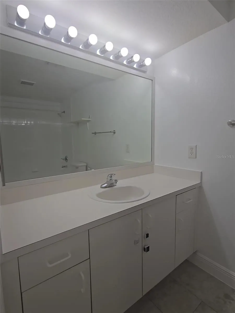 13215 VILLA VISTA DR #104, #104
