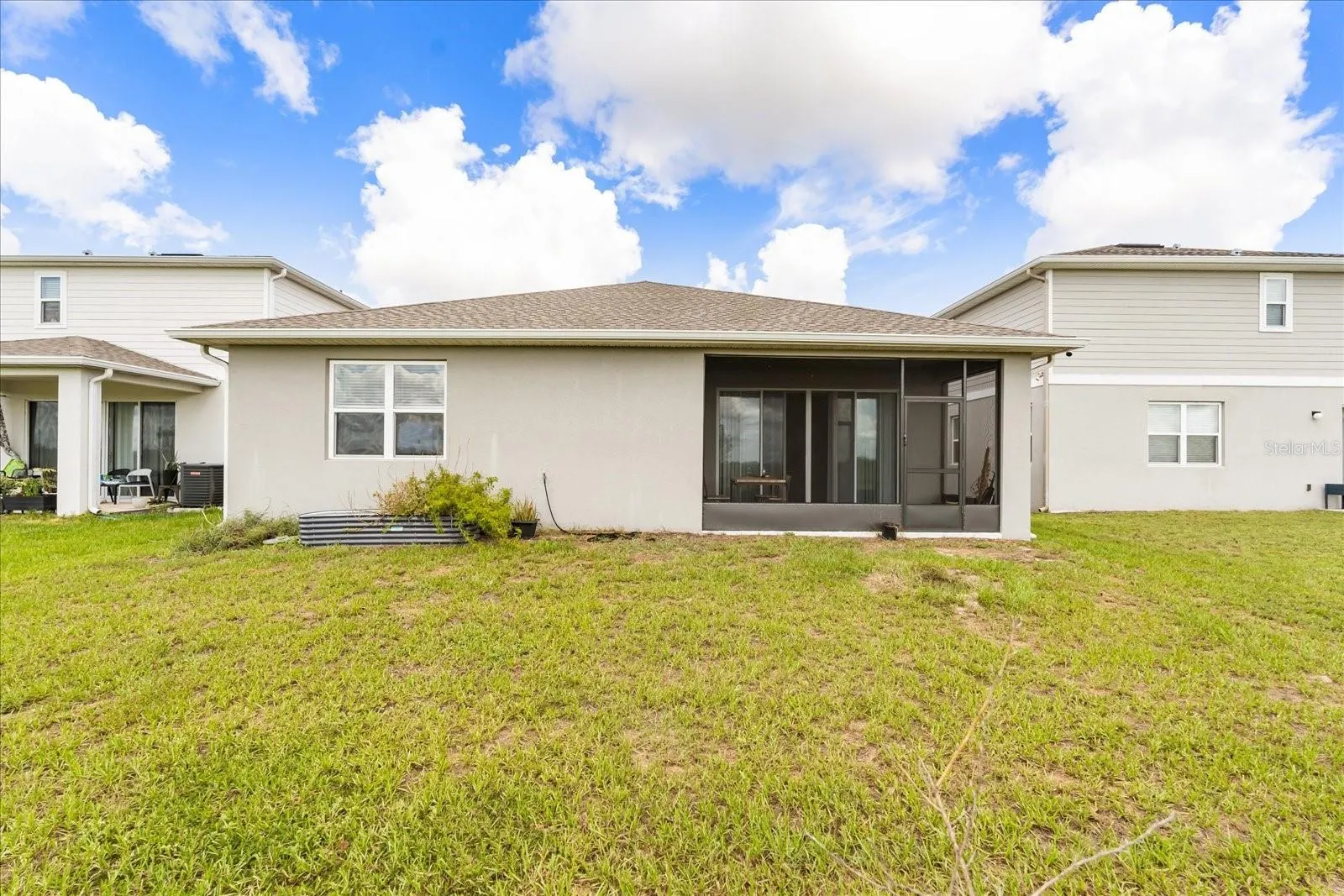 379 SOFIA LN