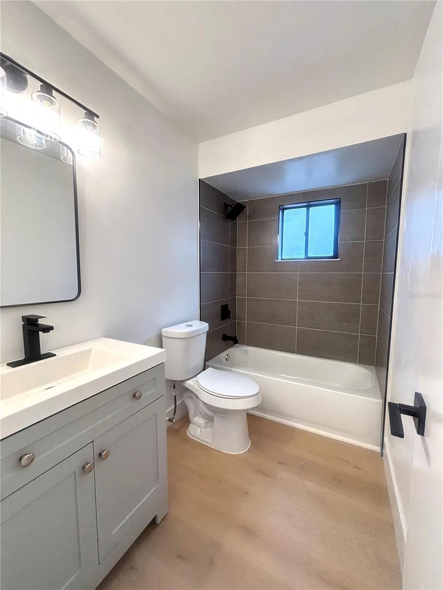 640 MACDUFF LN #A, #A