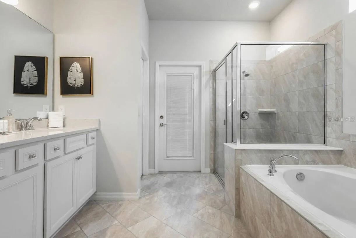 2106 LELANI CIR
