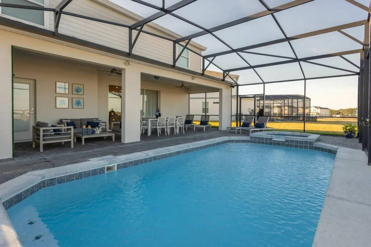 2106 LELANI CIR