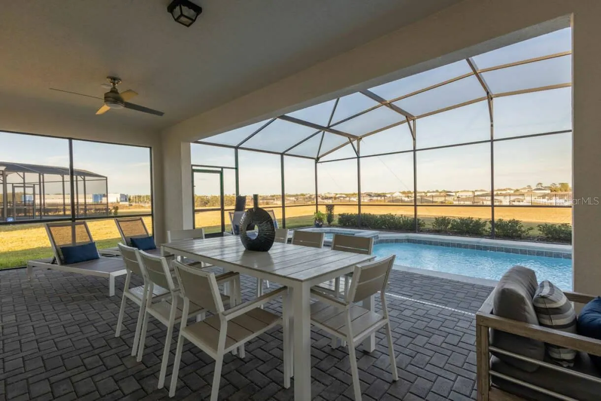2106 LELANI CIR