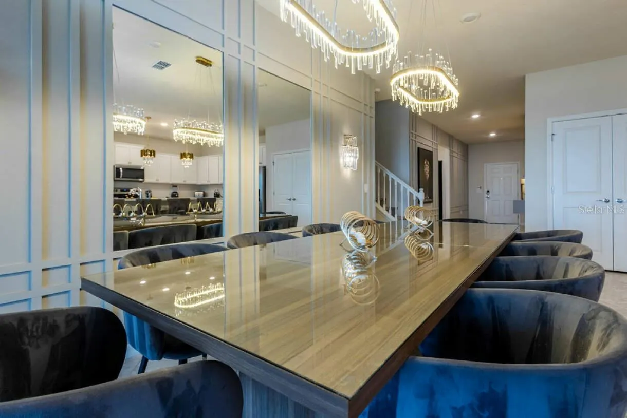 2106 LELANI CIR
