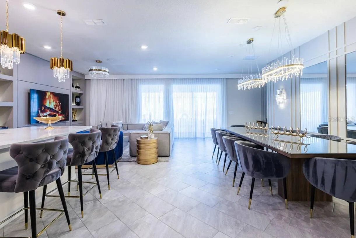 2106 LELANI CIR