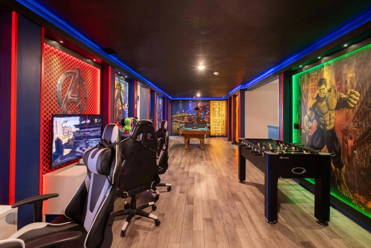 2106 LELANI CIR
