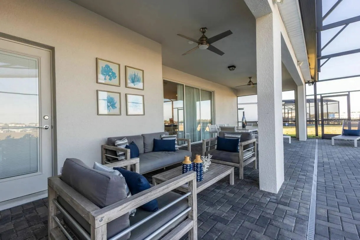 2106 LELANI CIR