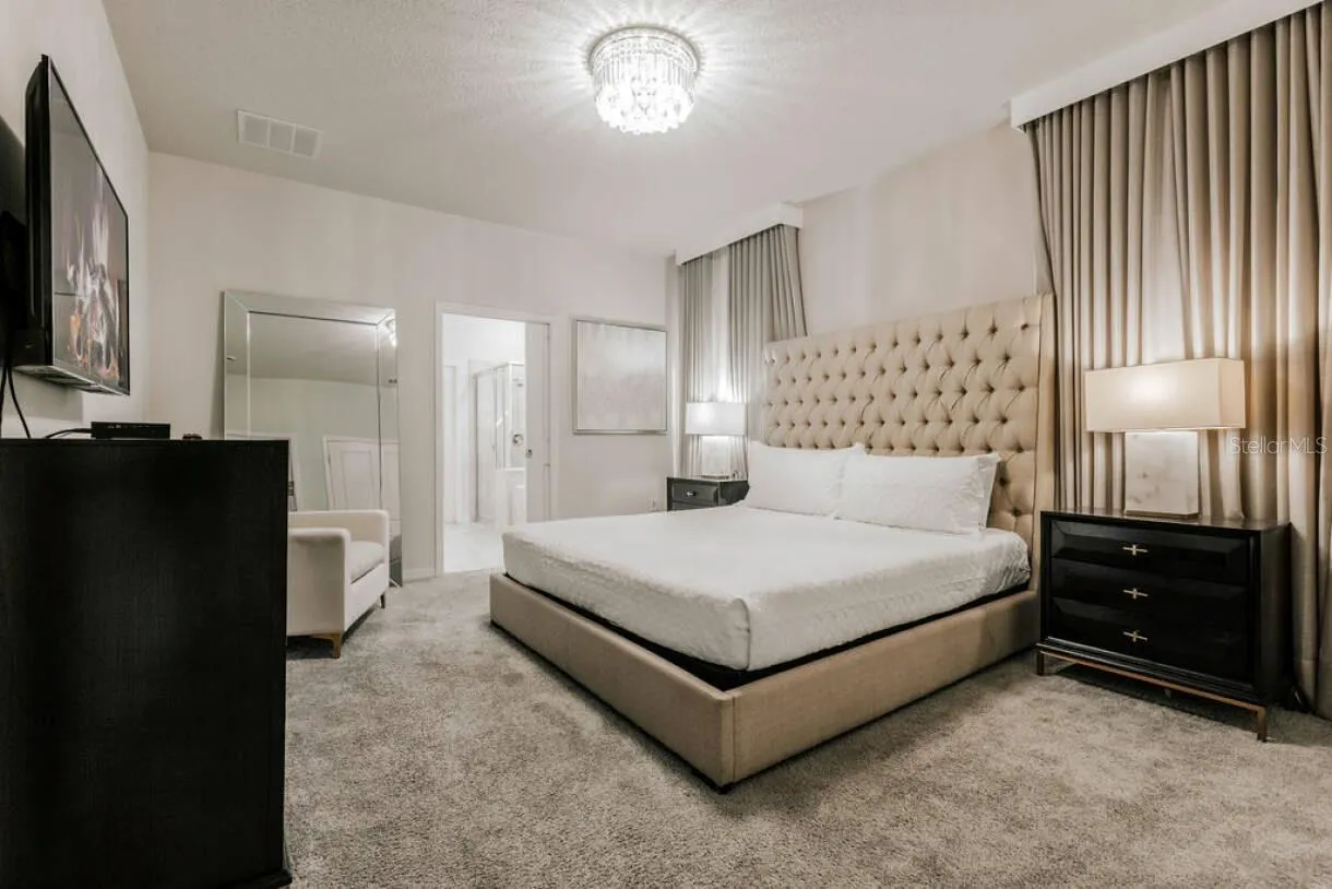 2106 LELANI CIR