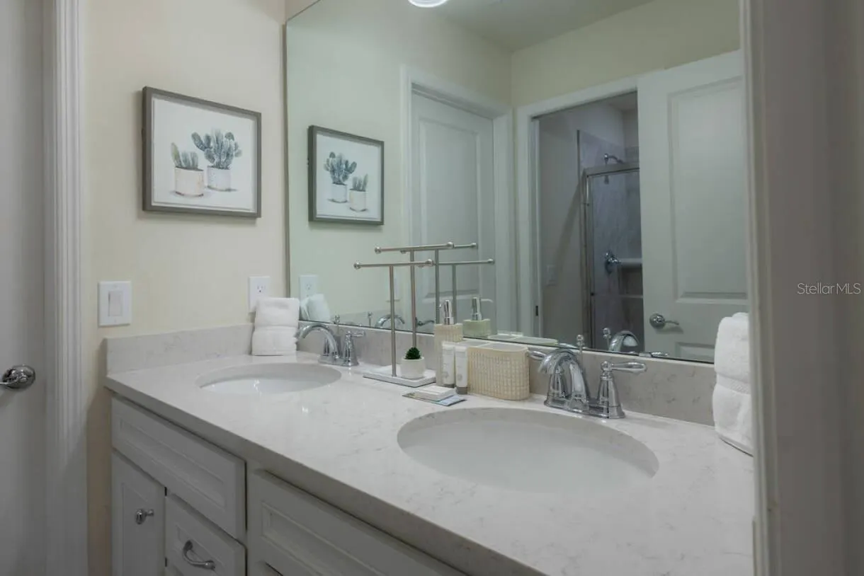 2106 LELANI CIR