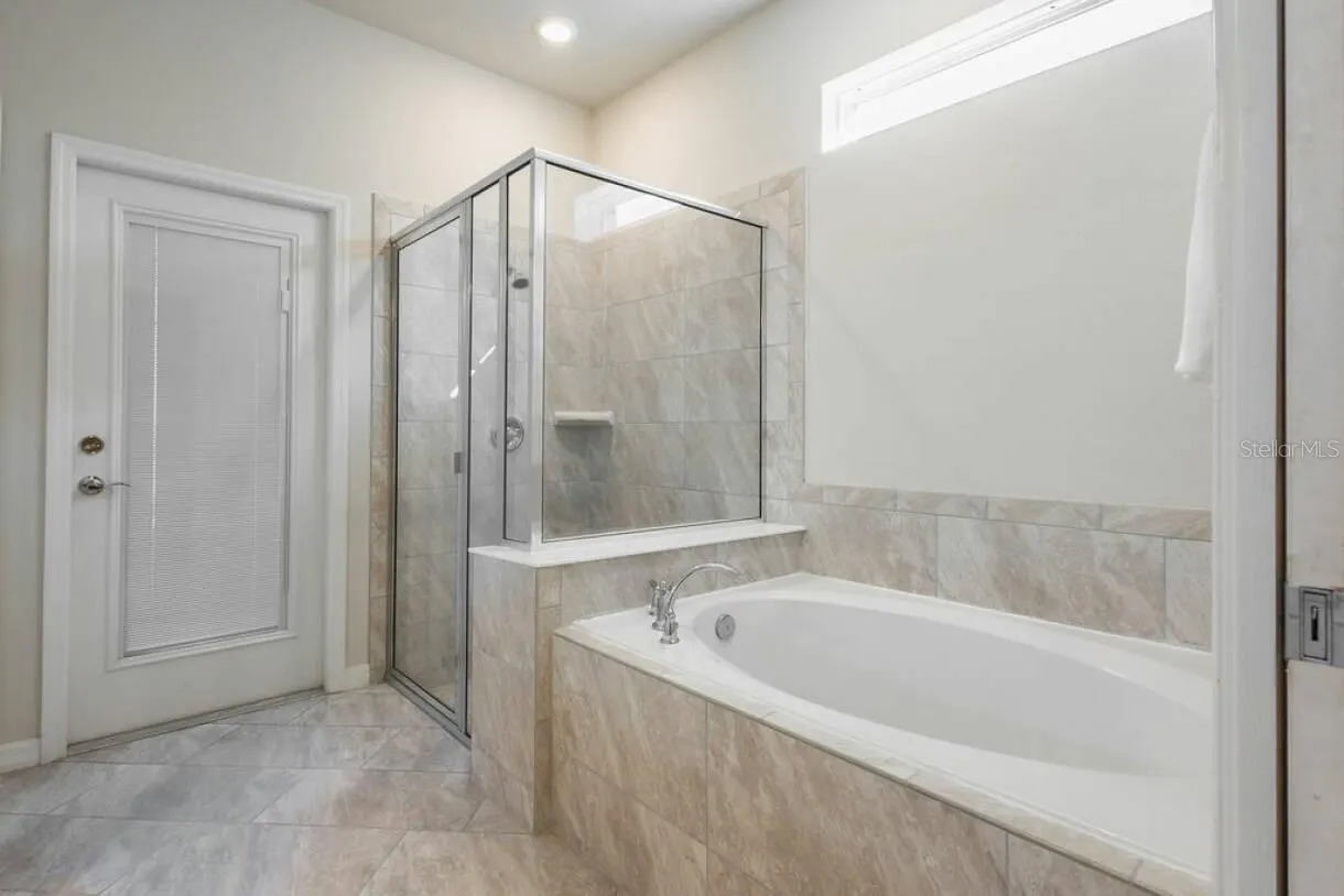 2106 LELANI CIR
