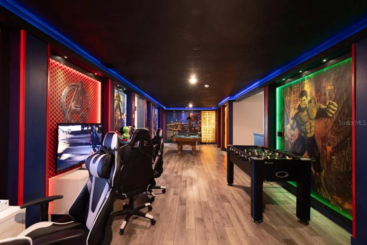 2106 LELANI CIR
