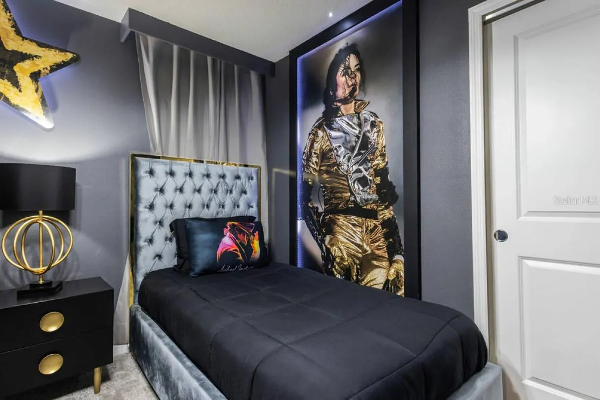 2106 LELANI CIR