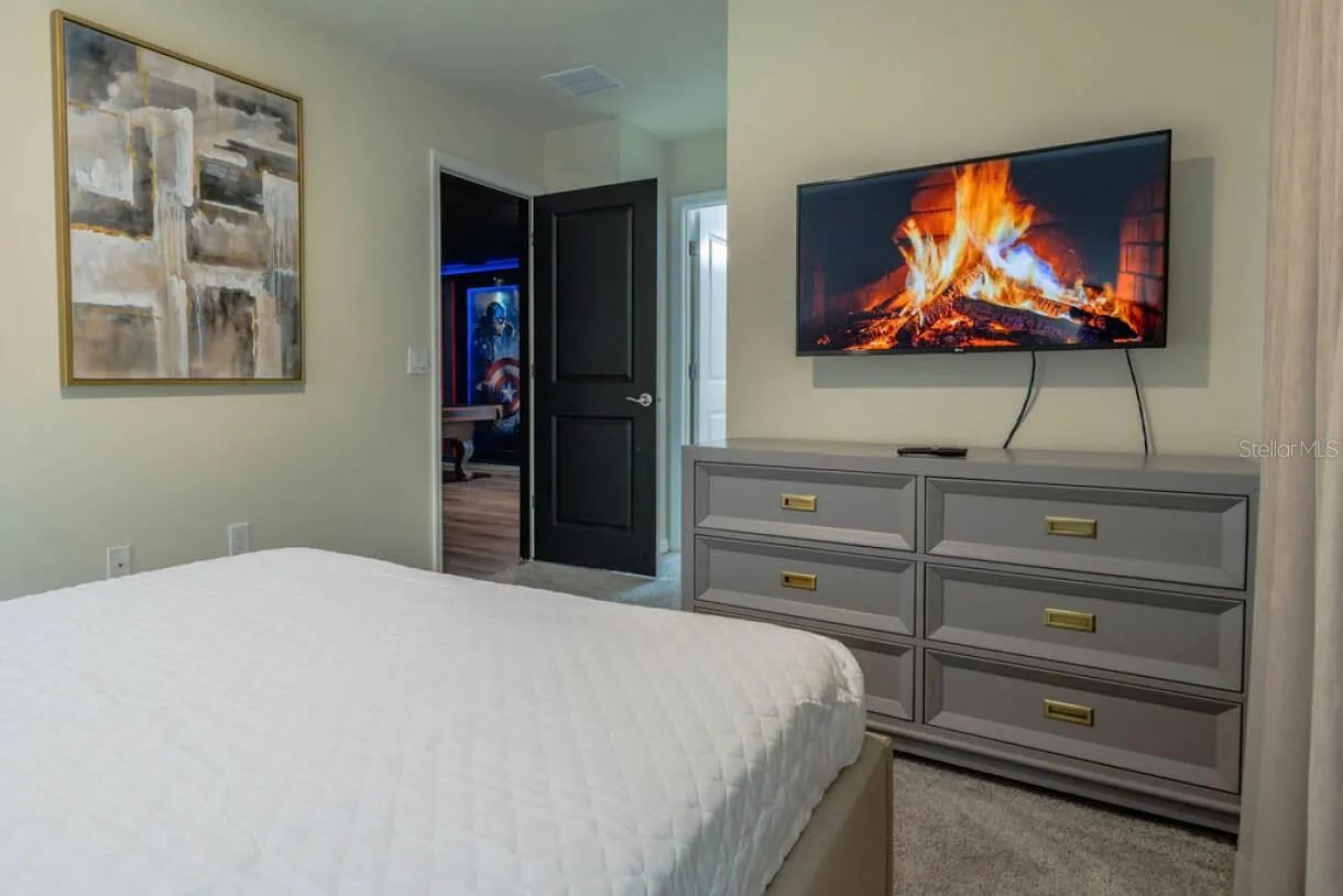 2106 LELANI CIR