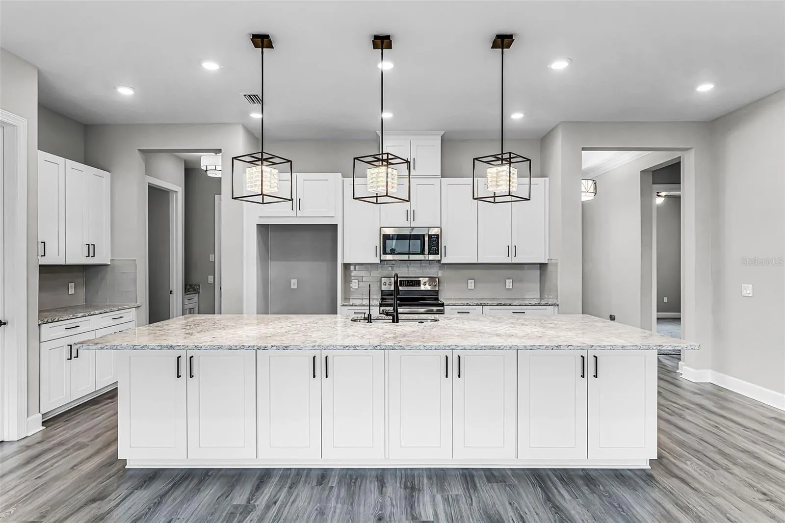 937 WALNUT CREEK LN