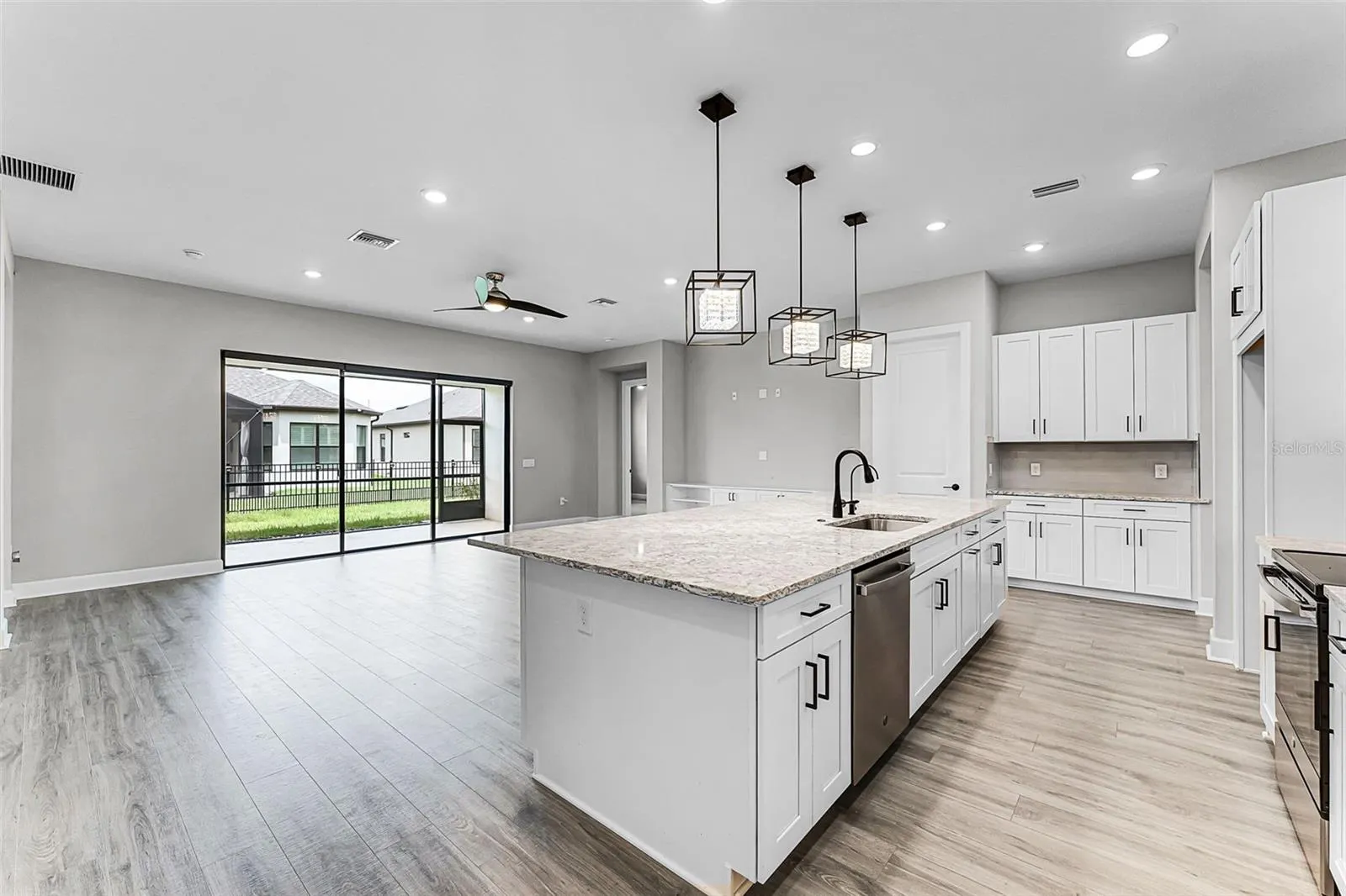 937 WALNUT CREEK LN