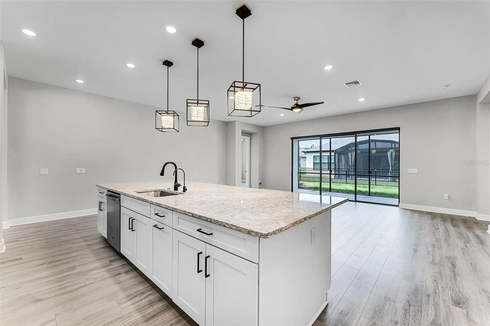 937 WALNUT CREEK LN