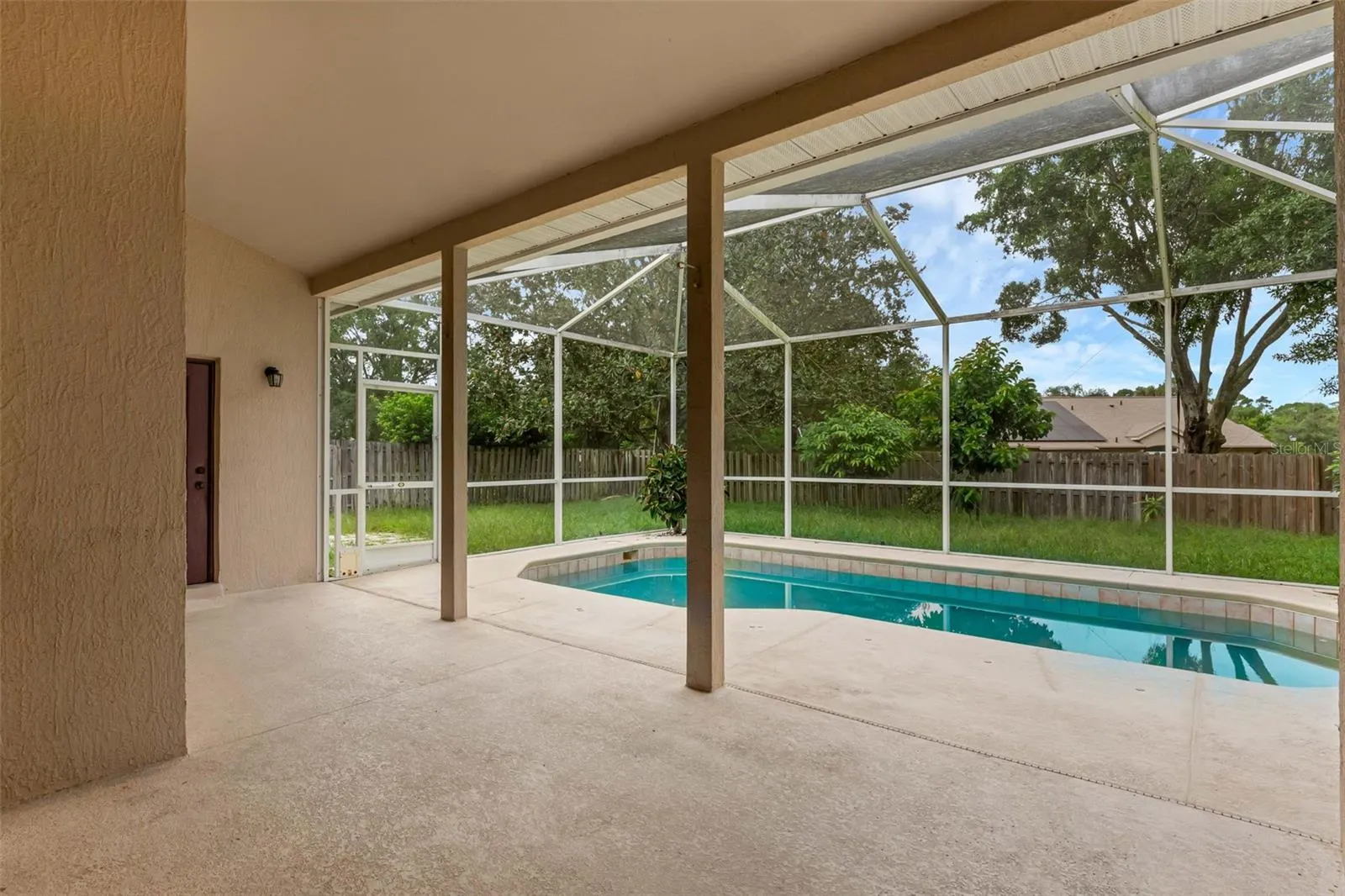 802 KINGSBRIDGE DR