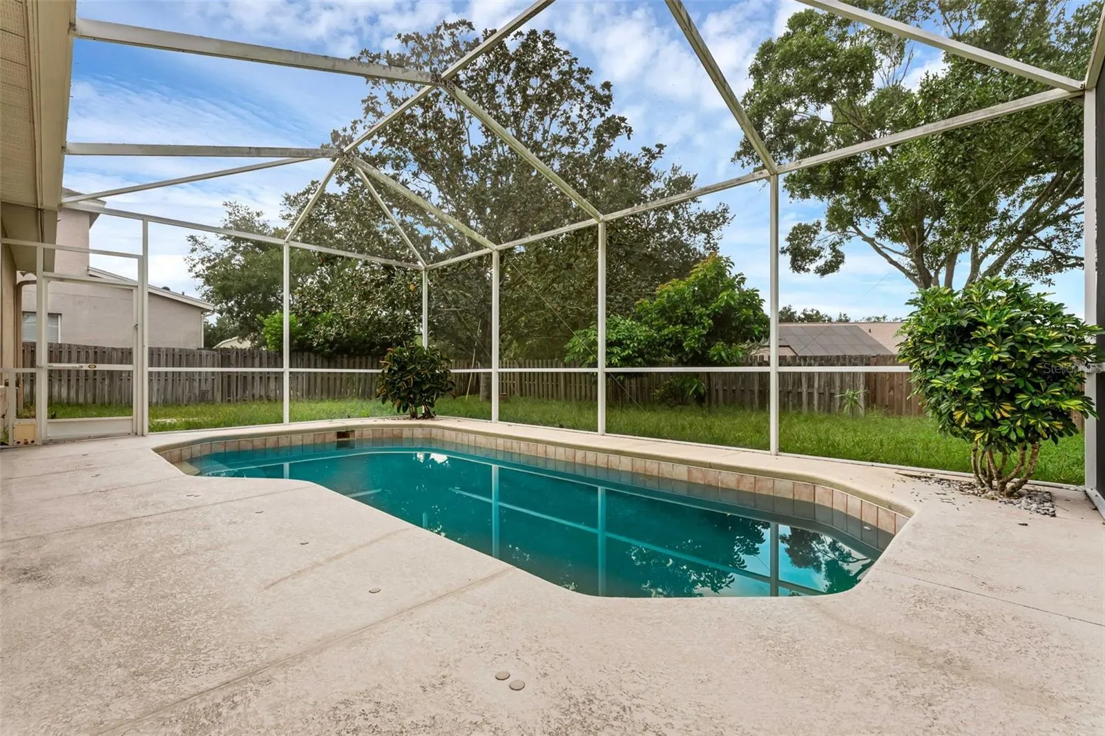 802 KINGSBRIDGE DR