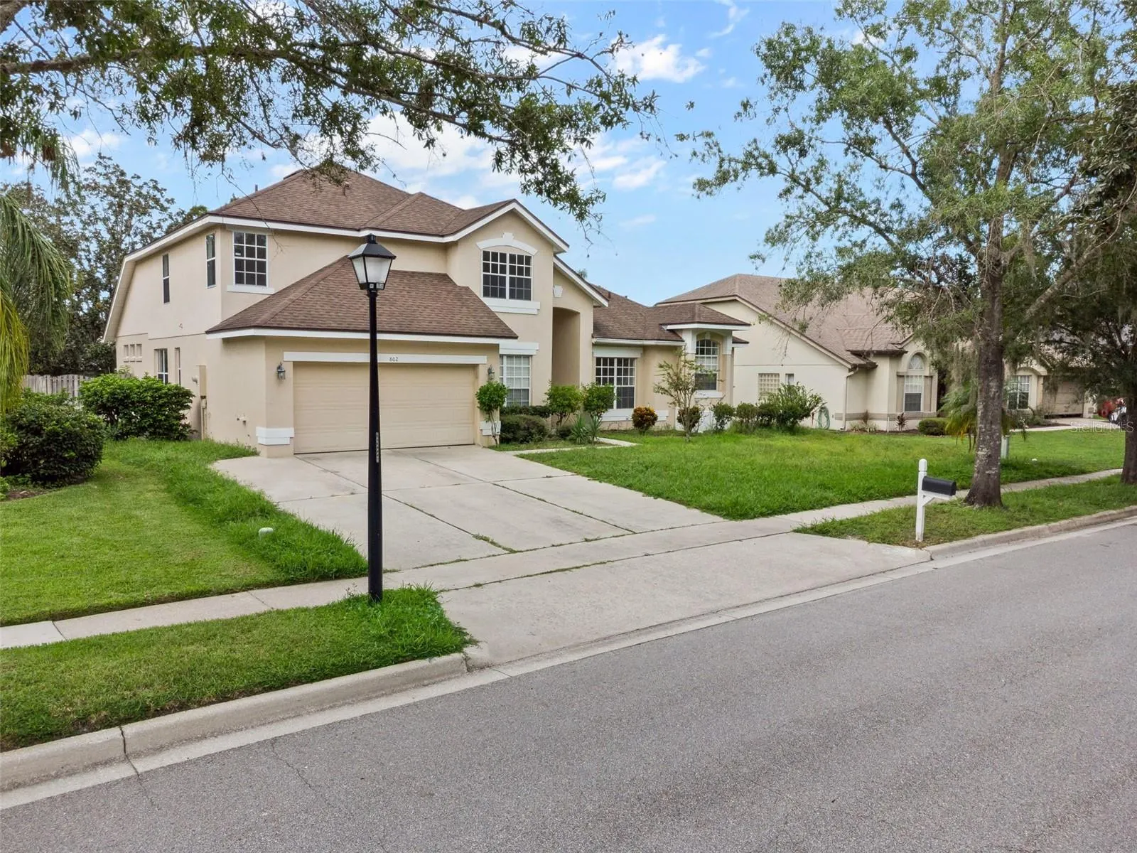 802 KINGSBRIDGE DR