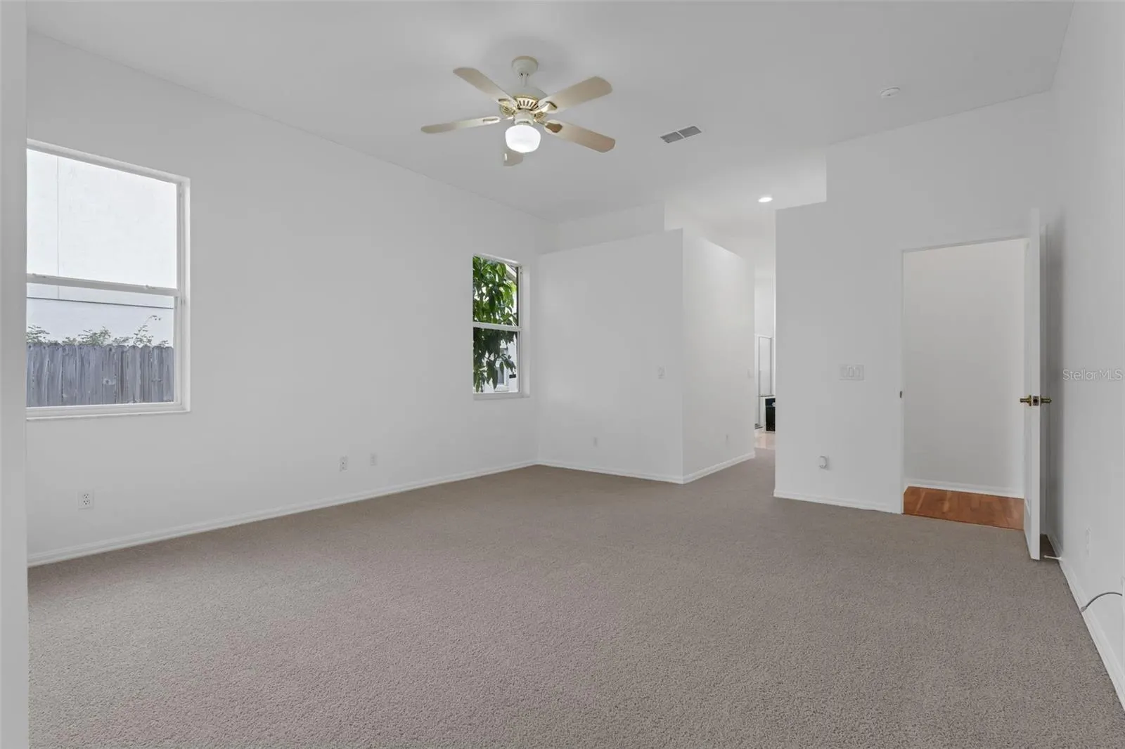 802 KINGSBRIDGE DR
