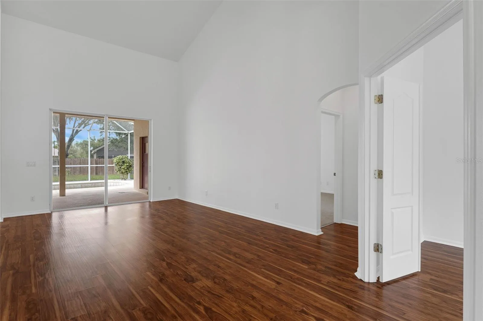 802 KINGSBRIDGE DR