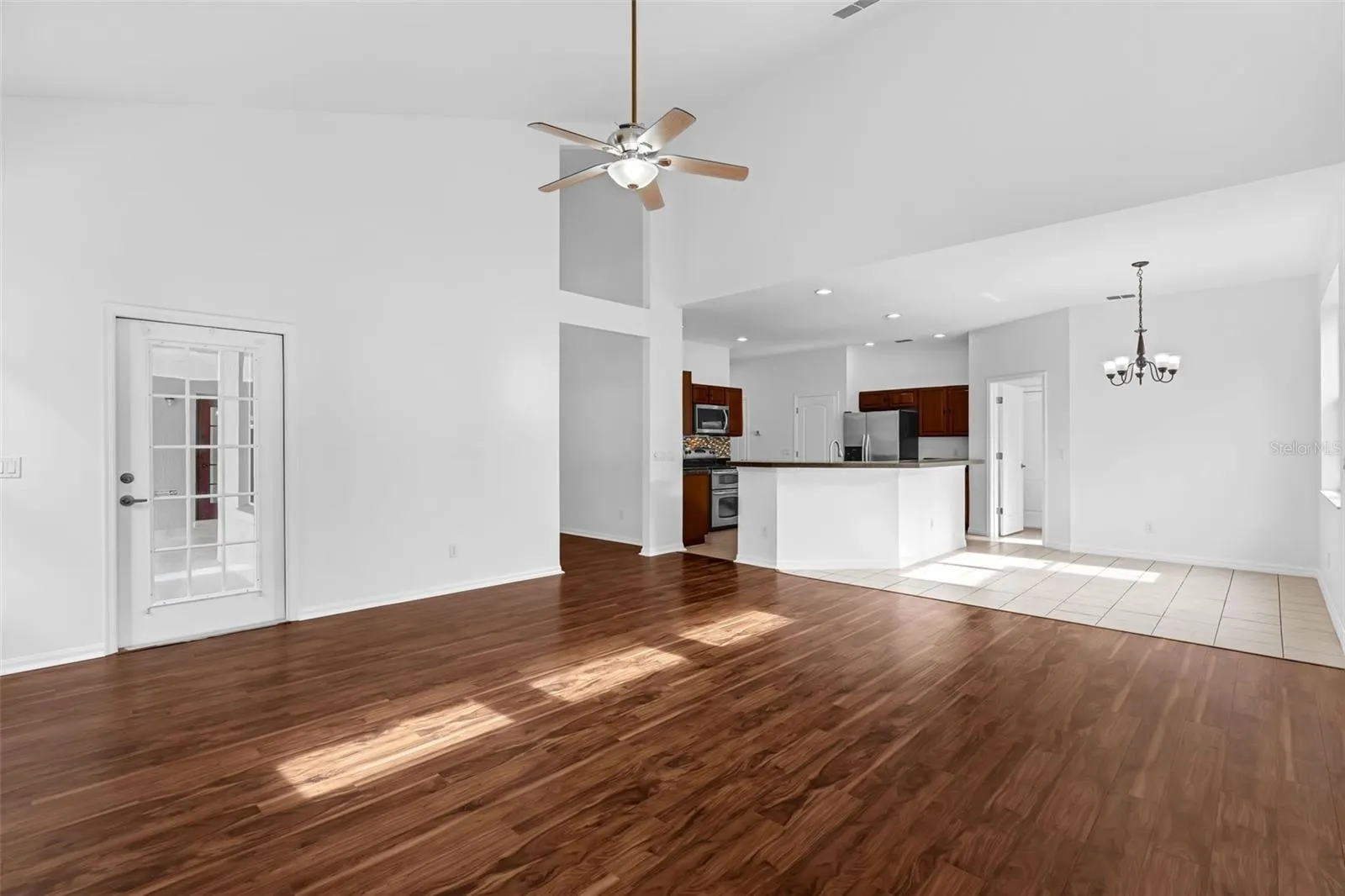 802 KINGSBRIDGE DR
