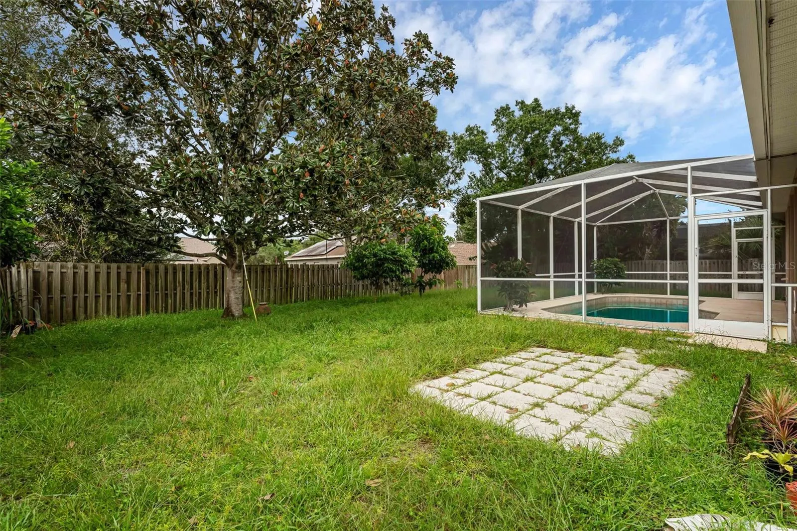 802 KINGSBRIDGE DR