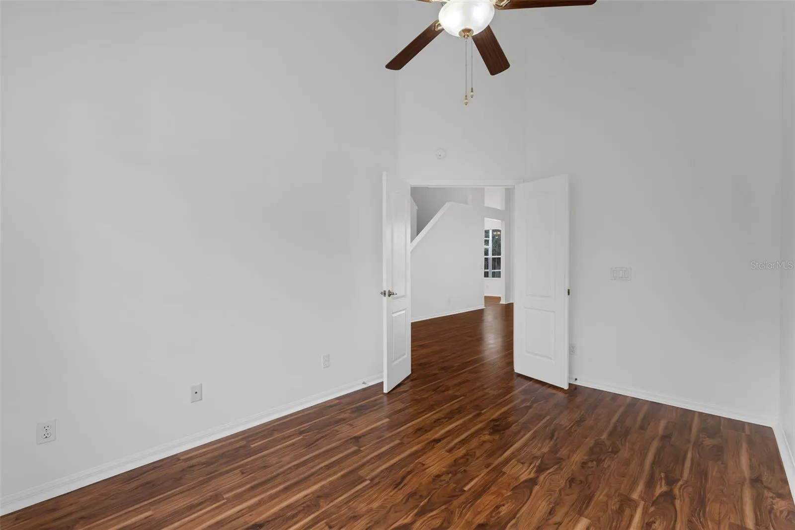 802 KINGSBRIDGE DR