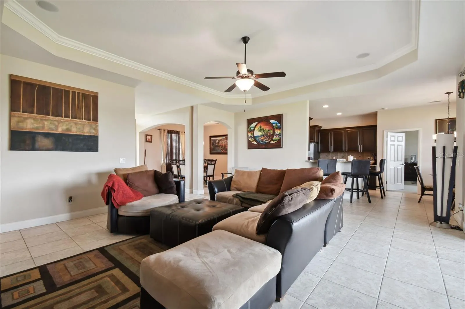 6841 BUSHNELL DR