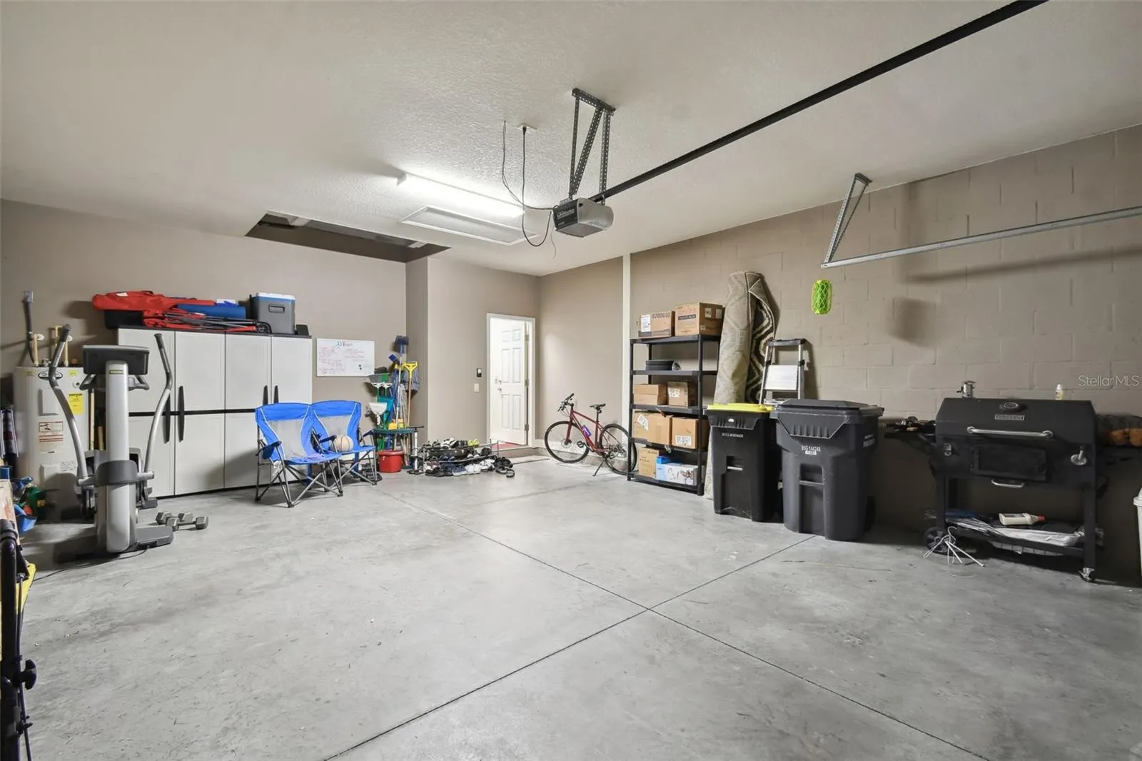 6841 BUSHNELL DR