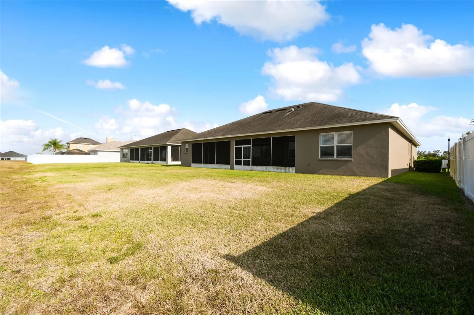 6841 BUSHNELL DR