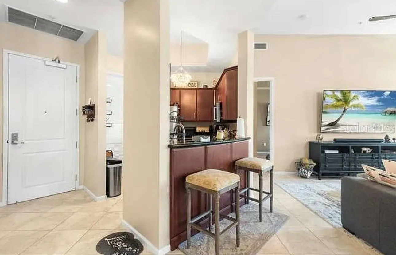 403 S SAPODILLA AVE #104, #104