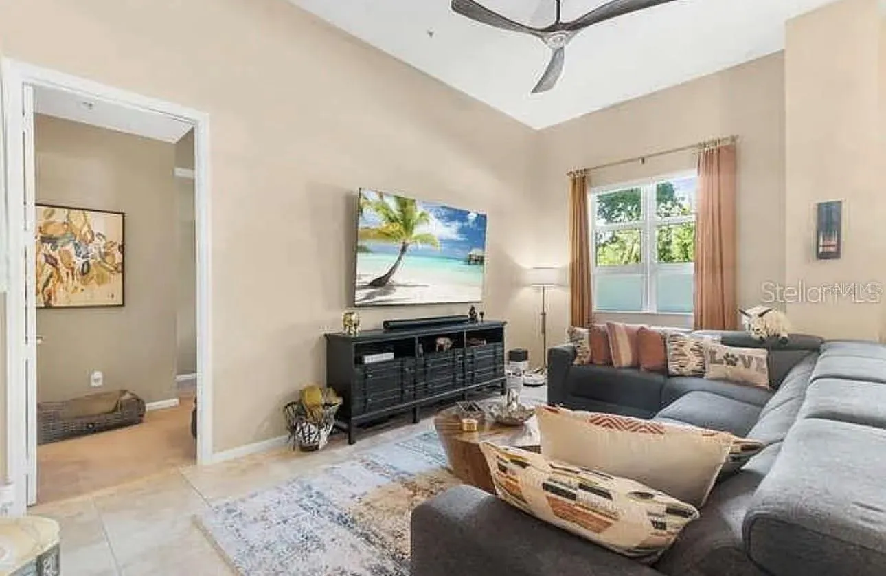 403 S SAPODILLA AVE #104, #104