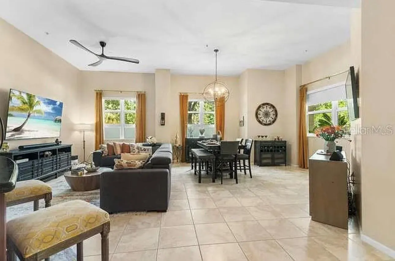 403 S SAPODILLA AVE #104, #104