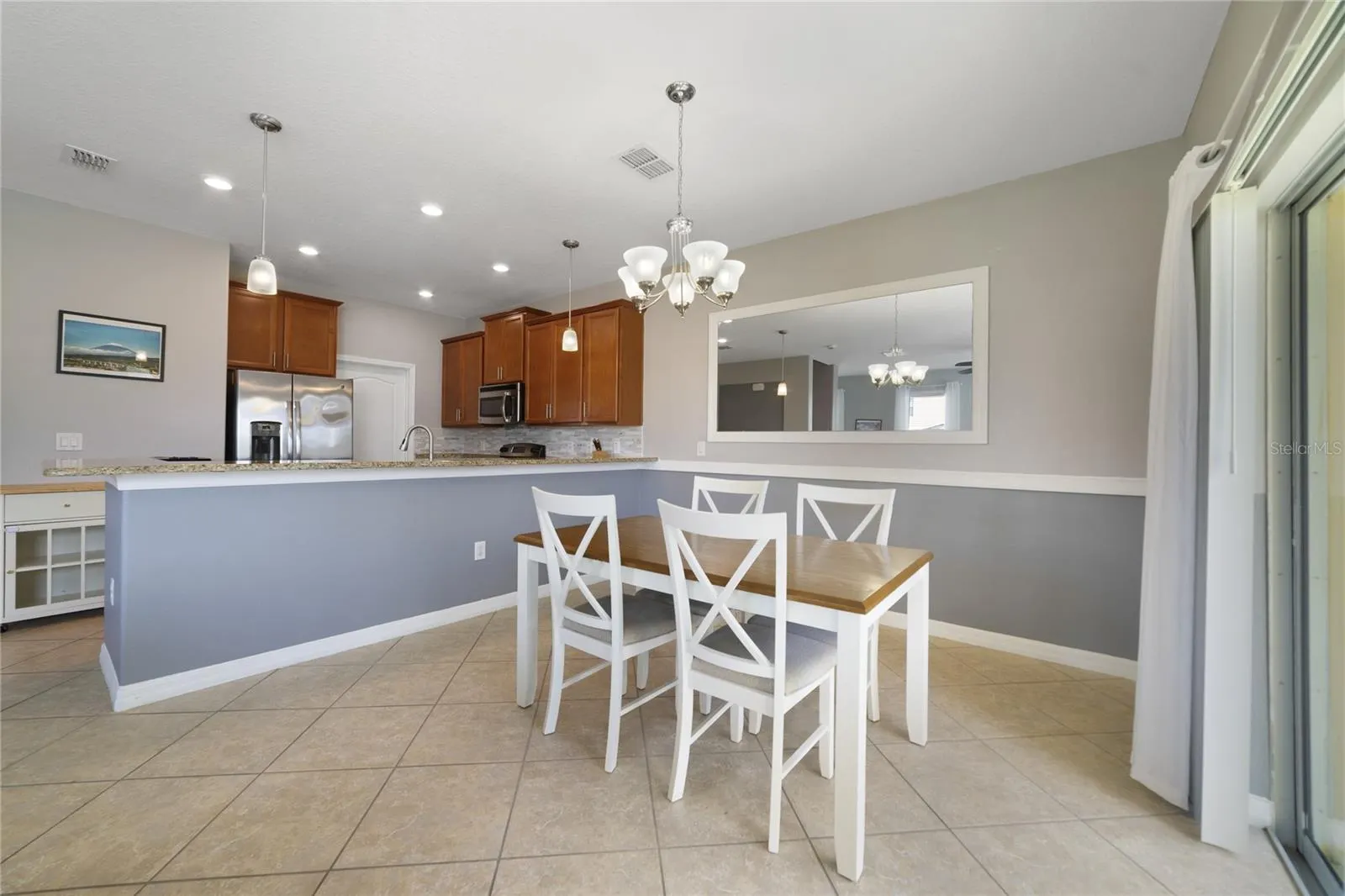 3293 RODRICK CIR