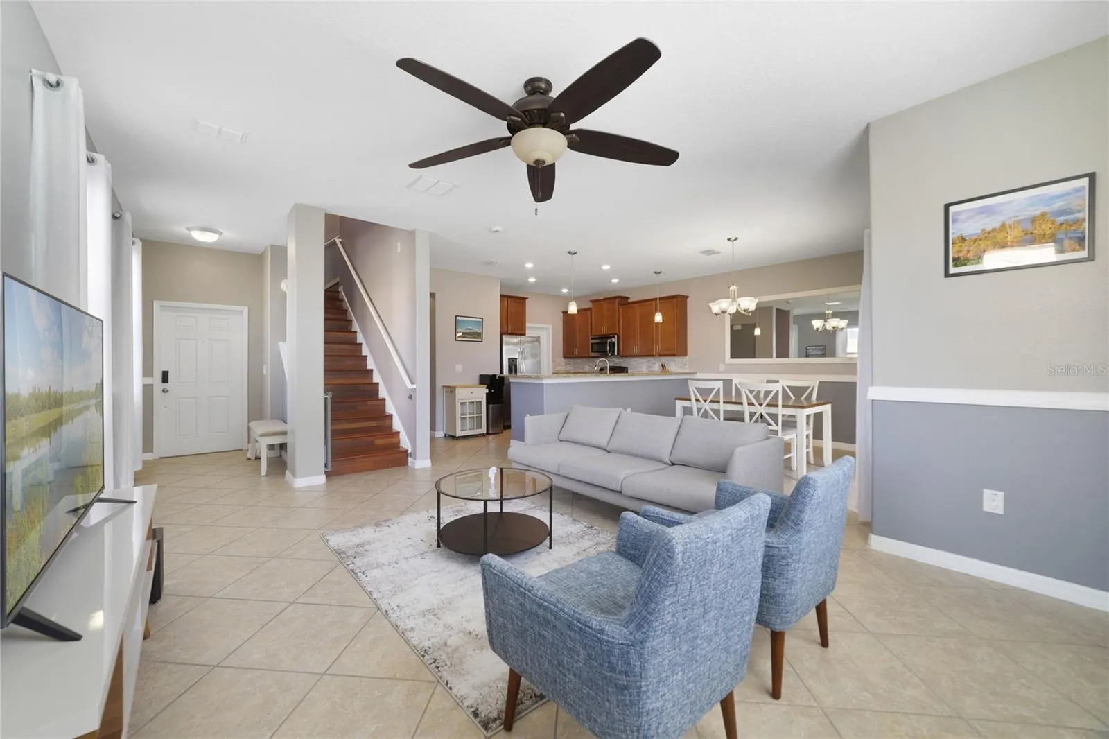 3293 RODRICK CIR
