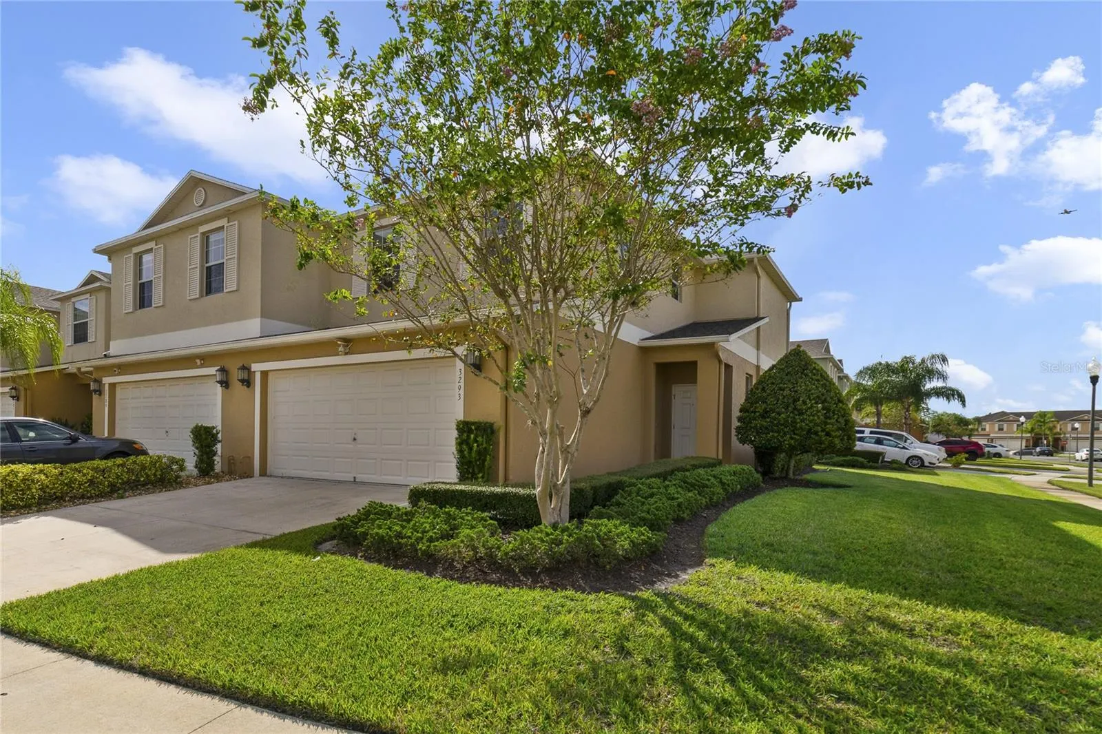 3293 RODRICK CIR