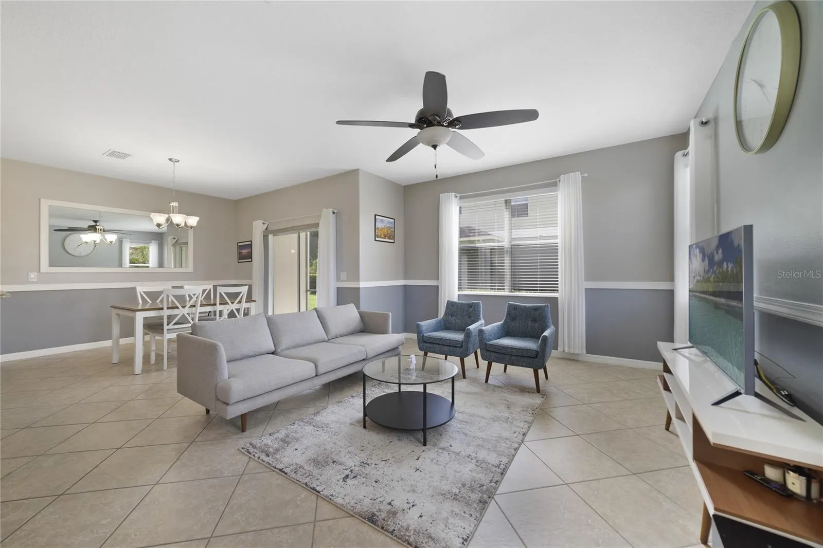 3293 RODRICK CIR