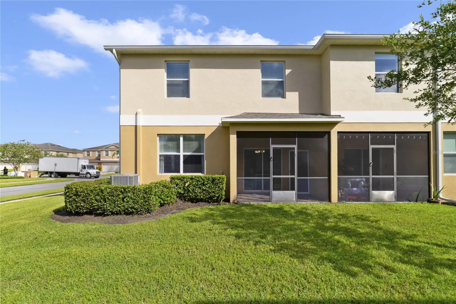 3293 RODRICK CIR