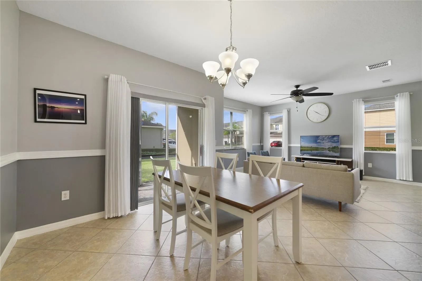 3293 RODRICK CIR