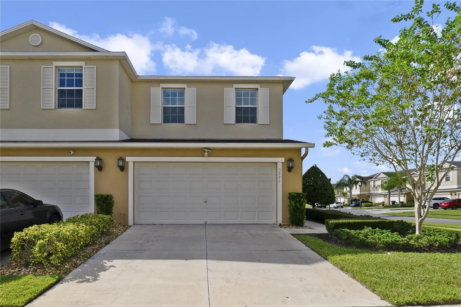 3293 RODRICK CIR