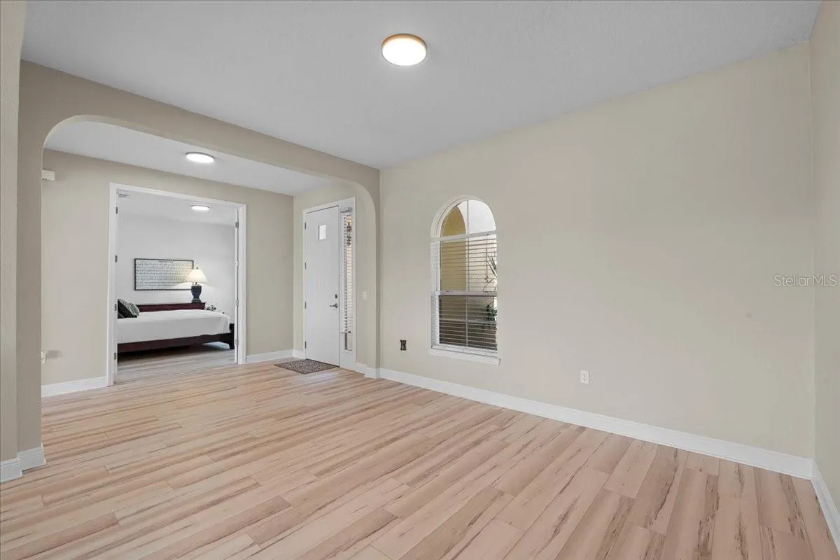3715 PARADISO CIR