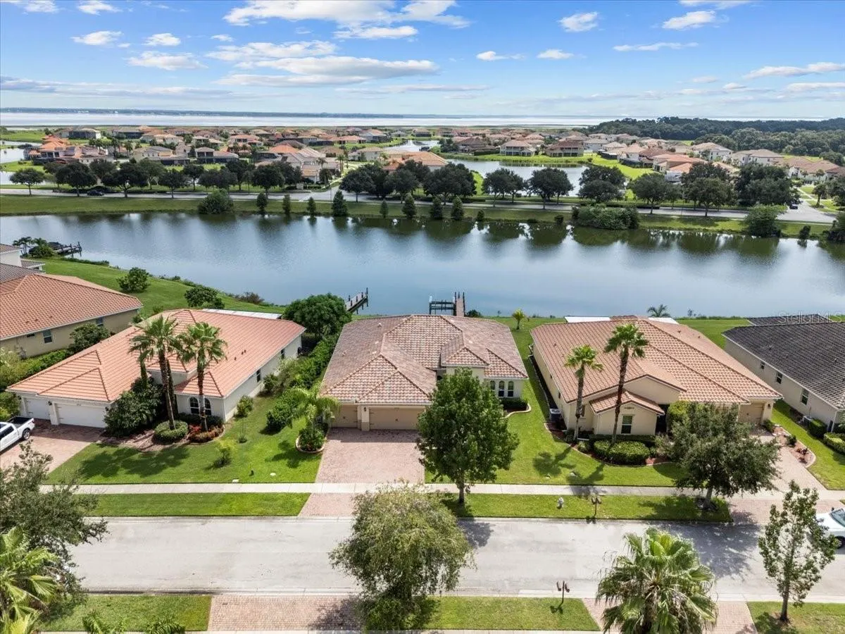 3715 PARADISO CIR