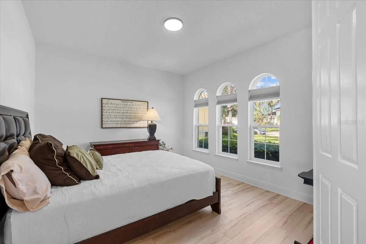 3715 PARADISO CIR