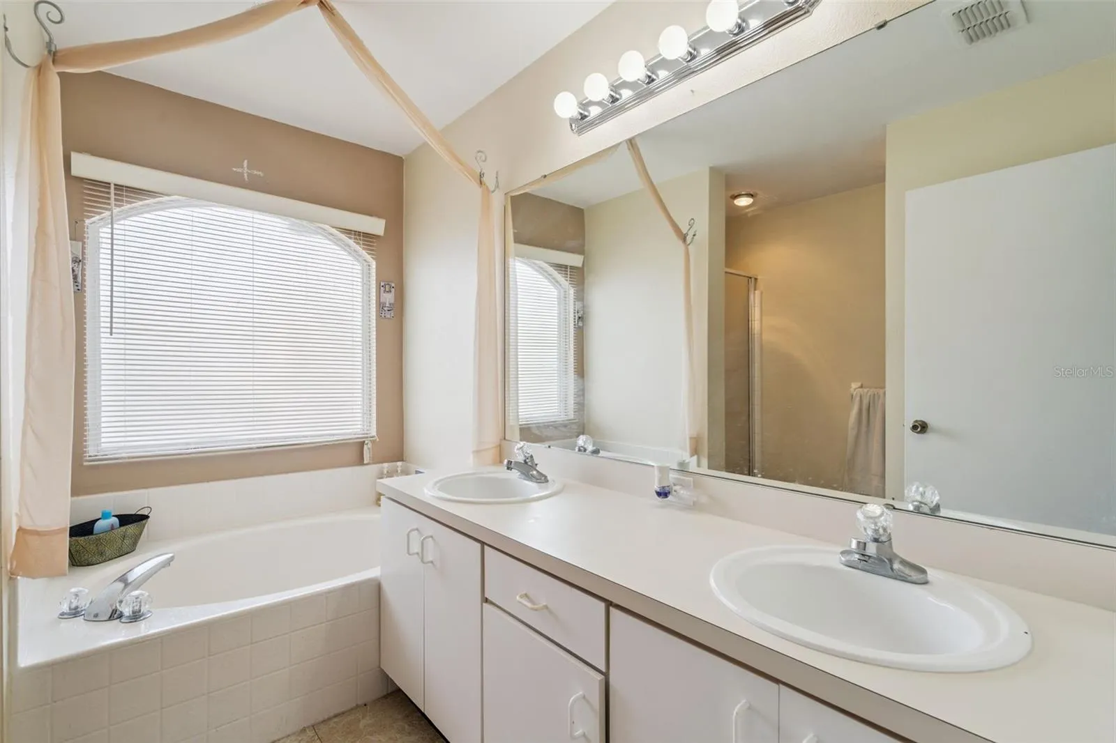 14208 CRYSTAL KEY PL