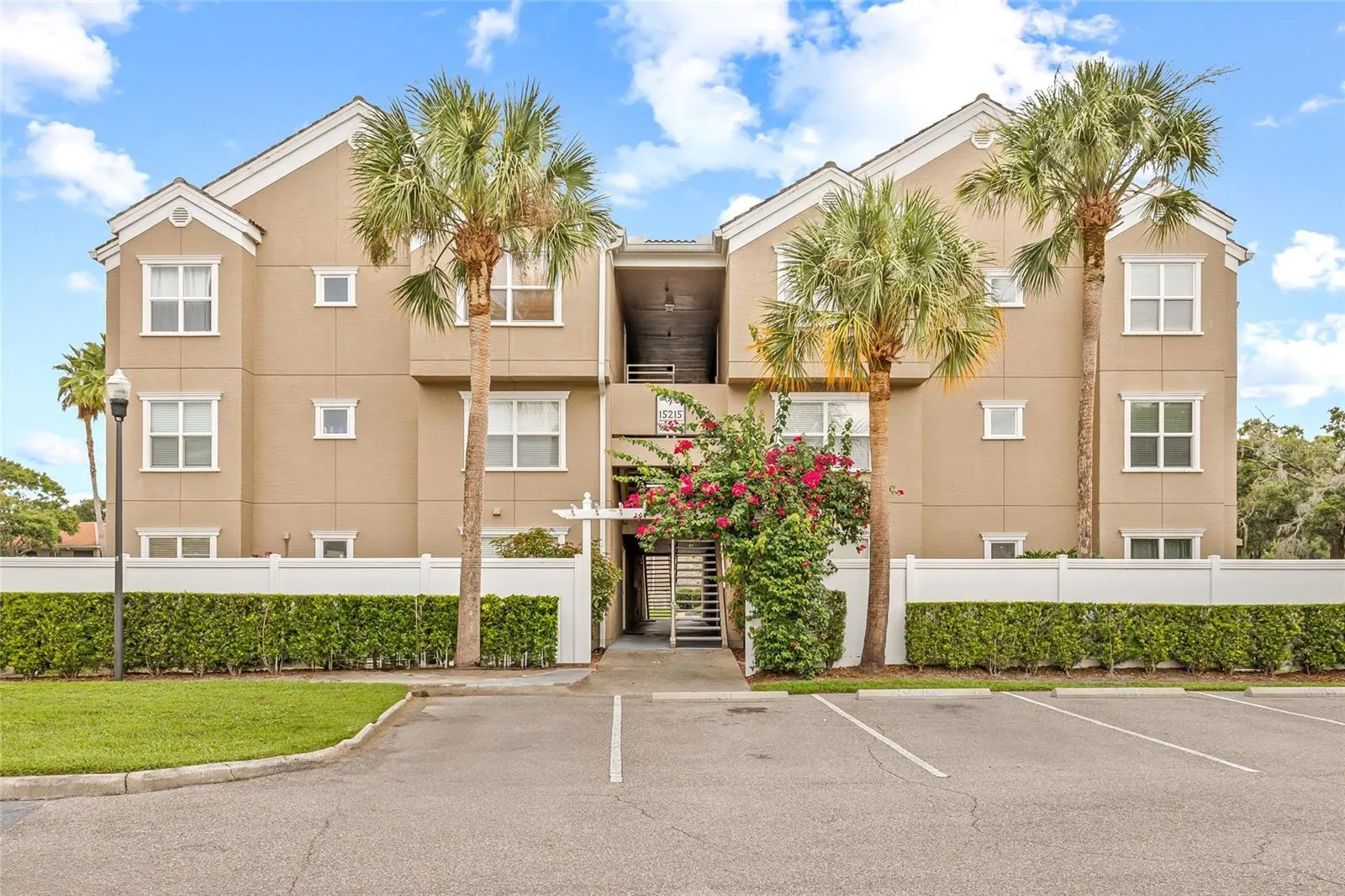 15215 AMBERLY DR #1002, #1002