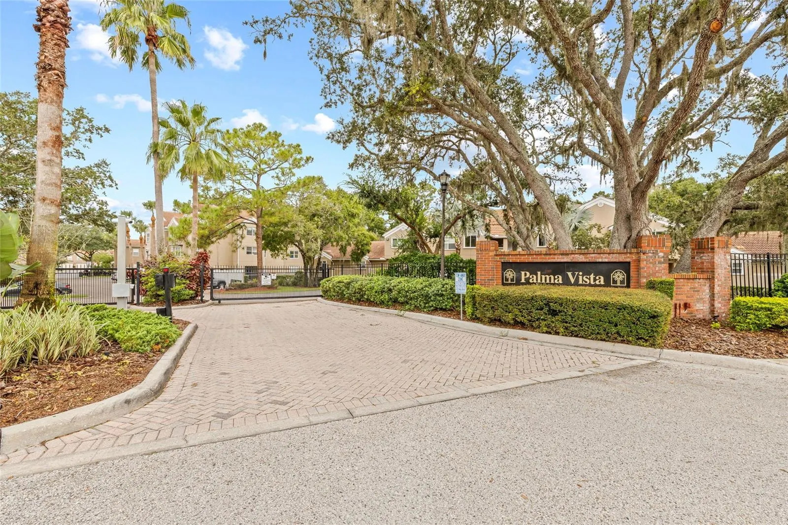15215 AMBERLY DR #1002, #1002