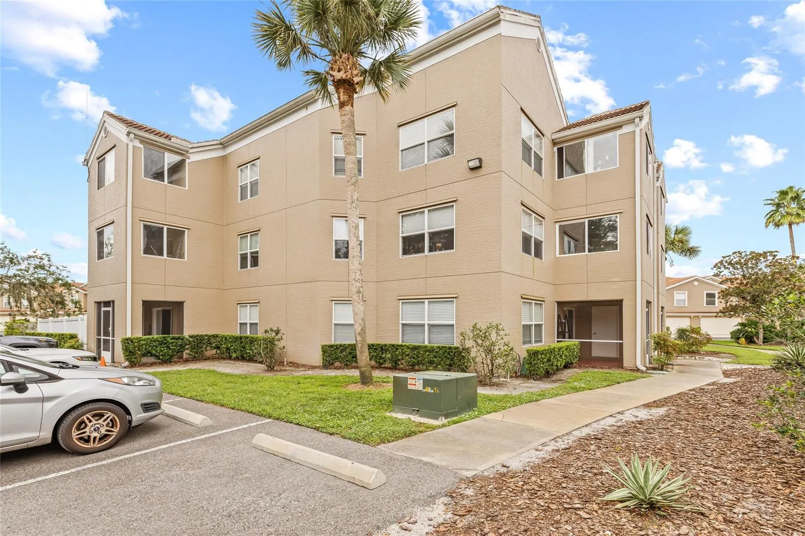 15215 AMBERLY DR #1002, #1002